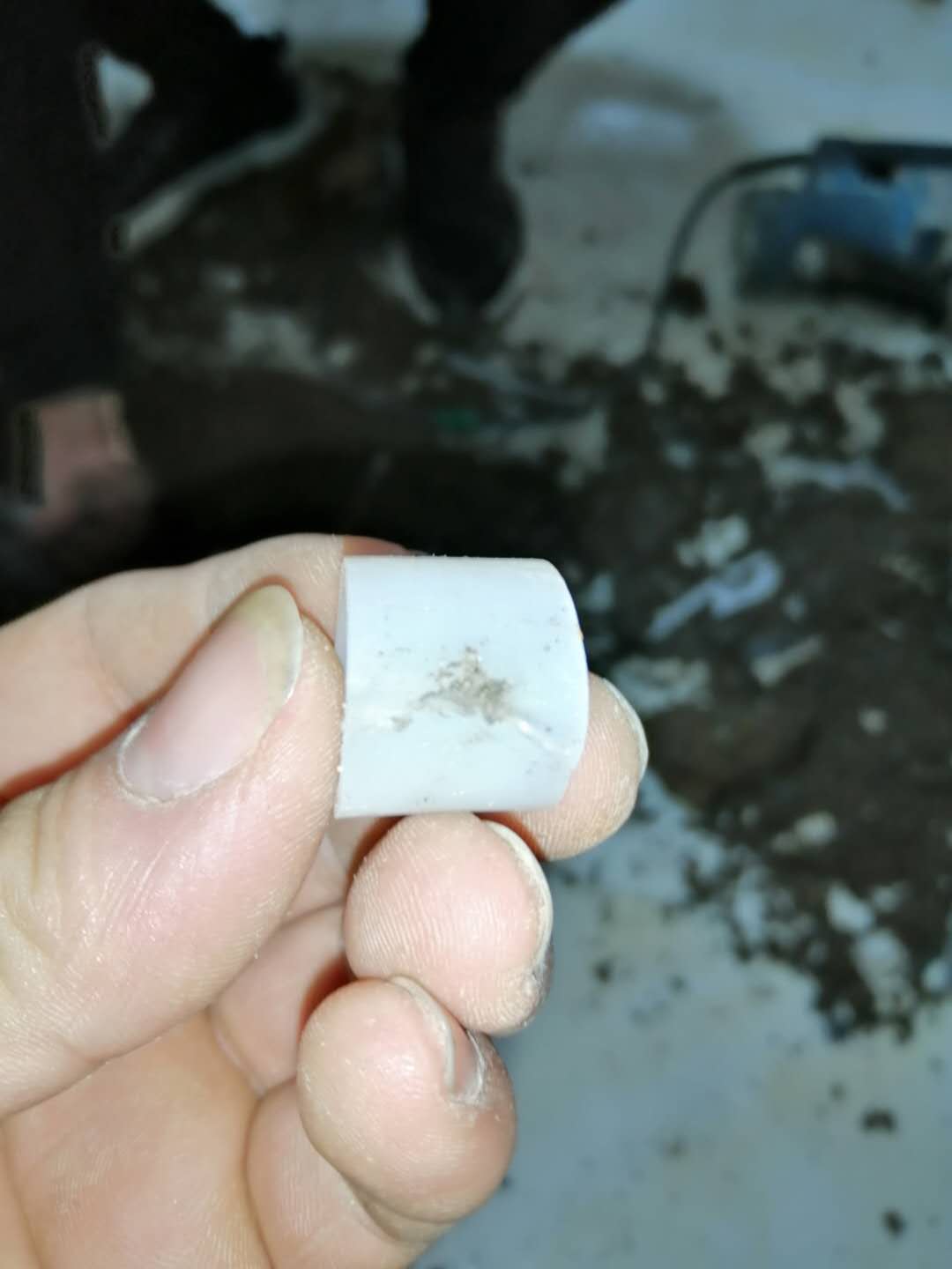 丁青家里地暖漏水了怎么办？